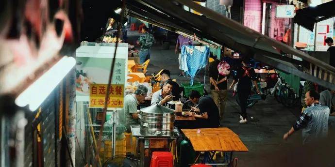 最新江湖地?cái)傌浽磁l(fā)，探索繁榮的商業(yè)新領(lǐng)域